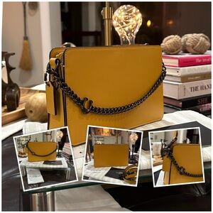 COACH Refined Calf Leather Signature Chain Crossbody, in Mustard Yellow LIKE NEW